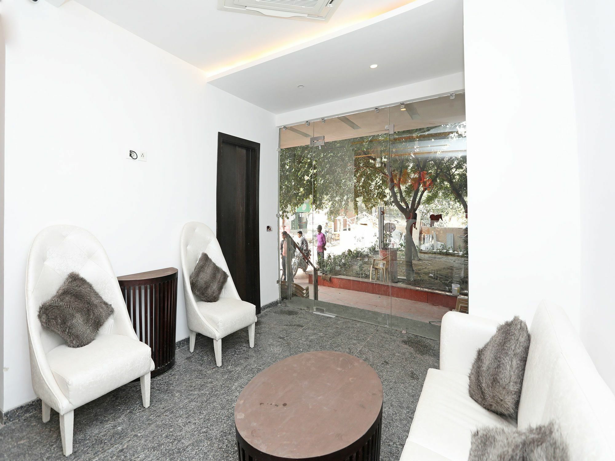Oyo 11071 Hotel Tisya Delhi  Bagian luar foto